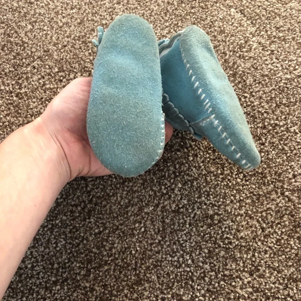 Minnetonka baby infant size 3 blue suede leather fringe booties shoes moccasins